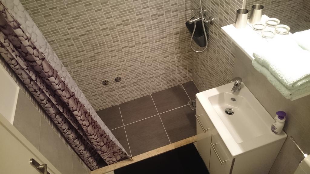 Guest House Korado Ровінь Екстер'єр фото