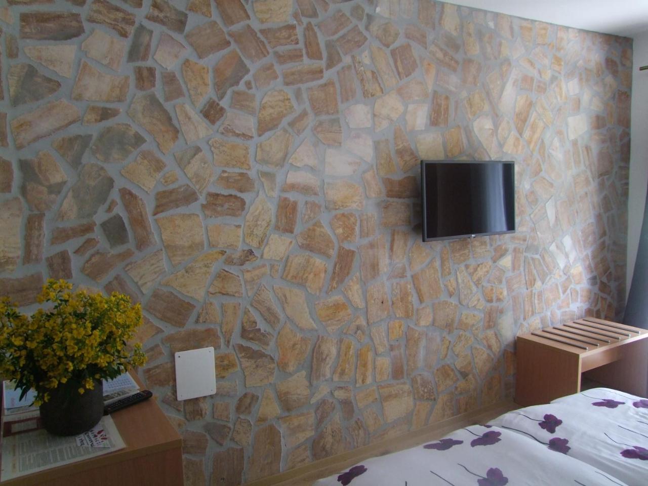 Guest House Korado Ровінь Екстер'єр фото